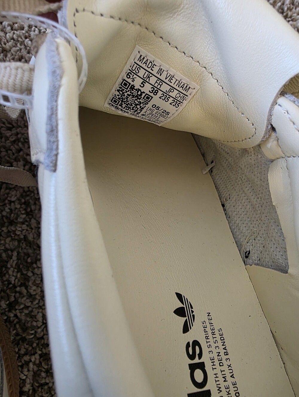 NWOT adidas Samba LT Women Cream Sneakers with Black Stripes Size 6.5 US - Picture 6 of 6